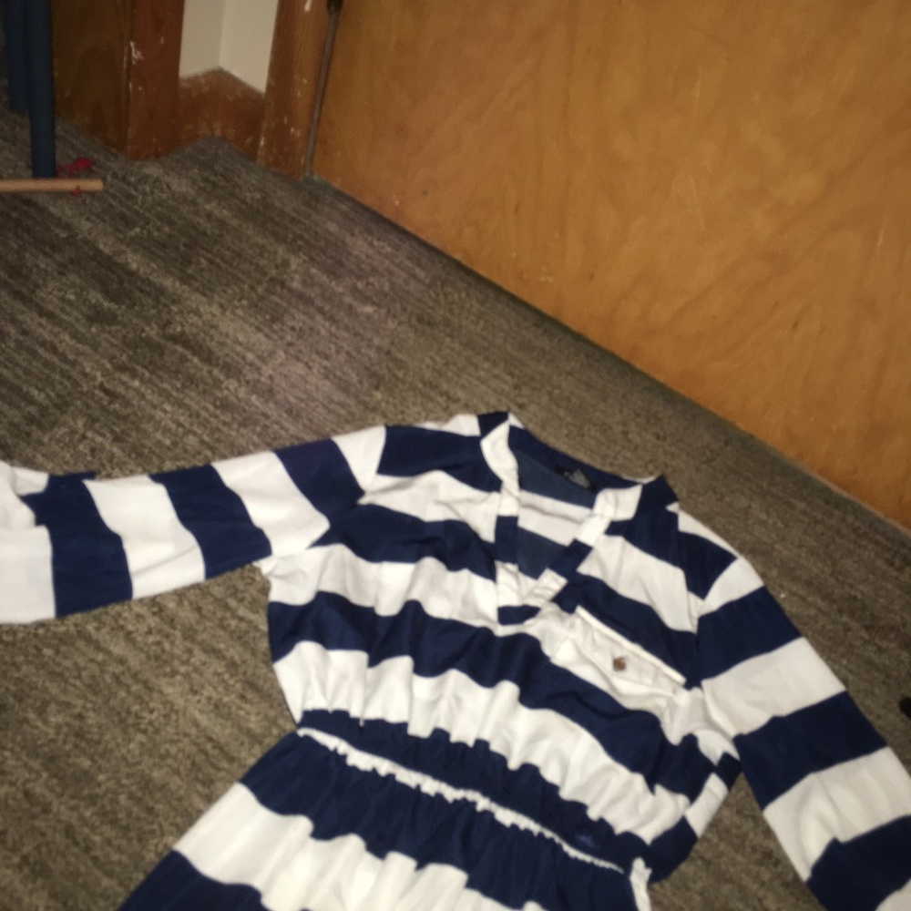 long sleeve rue 21 white & blue dress